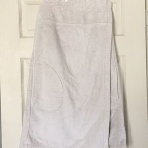 Luxurious Hammacher Schlemmer Towel Wrap